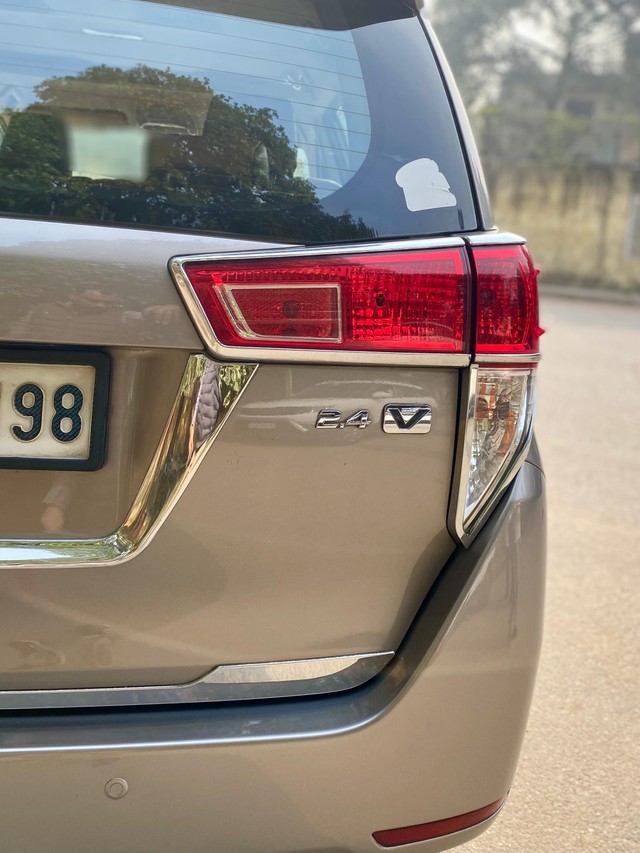Second-hand 2019 Toyota Innova Crysta 2.4 GX MT BSIV for sale in New Delhi-20
