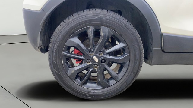 Second-hand 2021 Mahindra XUV300 W8 BSVI for sale in Bangalore-25