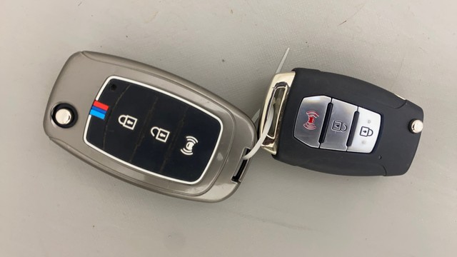 Second-hand 2021 Mahindra XUV300 W8 BSVI for sale in Bangalore-21