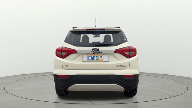 Second-hand 2021 Mahindra XUV300 W8 BSVI for sale in Bangalore-3