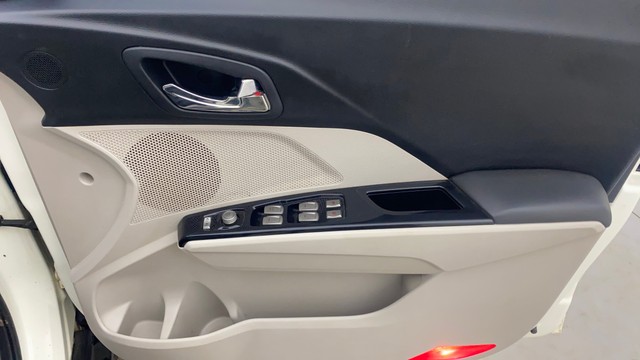 Second-hand 2021 Mahindra XUV300 W8 BSVI for sale in Bangalore-17