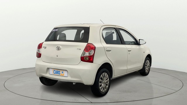 Second-hand 2013 Toyota Etios Liva GD for sale in Lucknow-13