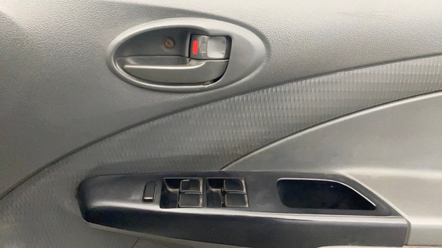 Second-hand 2013 Toyota Etios Liva GD for sale in Lucknow-8