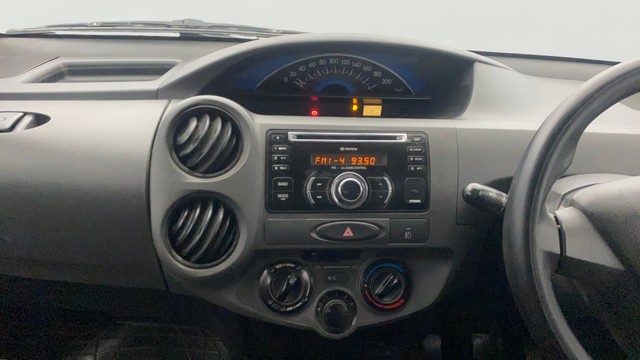 Second-hand 2013 Toyota Etios Liva GD for sale in Lucknow-1