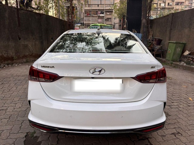 Second-hand 2020 Hyundai Verna SX IVT for sale in Mumbai-3