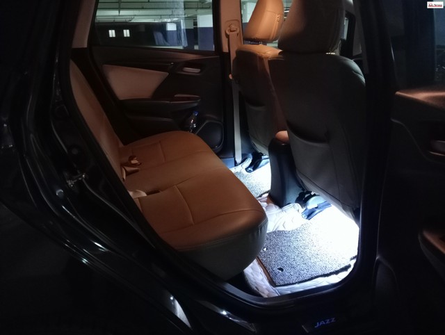 Second-hand 2021 Honda Jazz V CVT for sale in Kochi-12