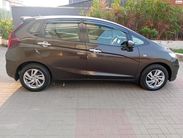Second-hand 2021 Honda Jazz V CVT for sale in Kochi-3