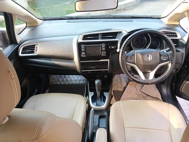 Second-hand 2021 Honda Jazz V CVT for sale in Kochi-8