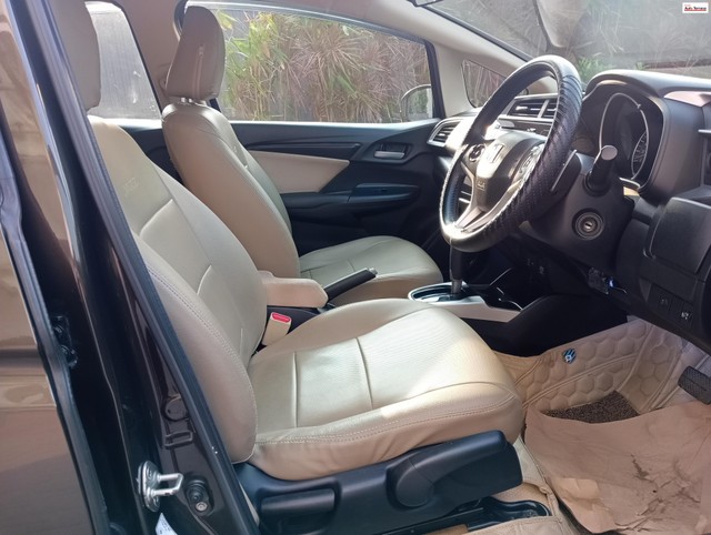 Second-hand 2021 Honda Jazz V CVT for sale in Kochi-9