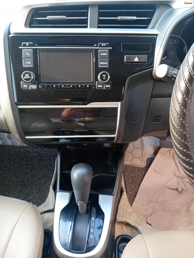 Second-hand 2021 Honda Jazz V CVT for sale in Kochi-7