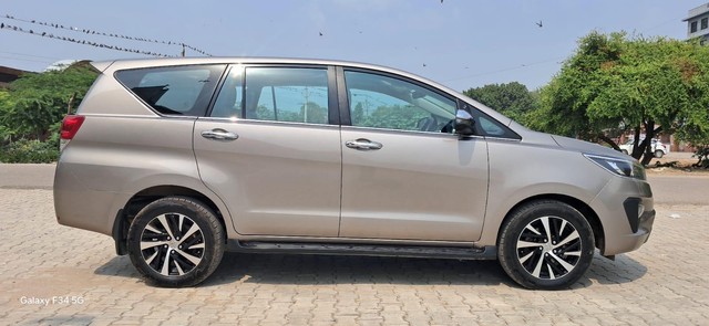Second-hand 2022 Toyota Innova Crysta 2.4 ZX 7 STR AT for sale in New Delhi-11