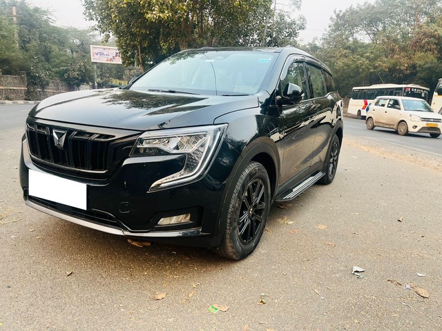 Second-hand 2024 Mahindra XUV700 AX7L 7Str AT for sale in New Delhi-3