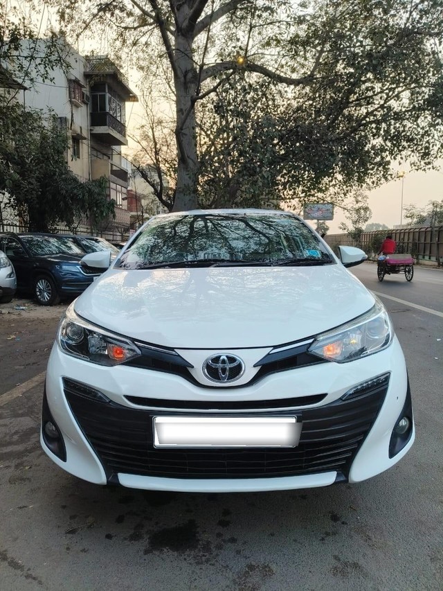 Second-hand 2018 Toyota Yaris VX CVT BSIV for sale in New Delhi-4