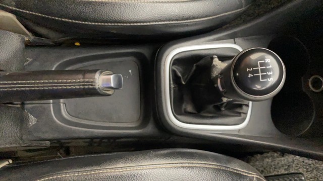 Second-hand 2013 Volkswagen Polo Petrol Highline 1.2L for sale in Ahmedabad-13