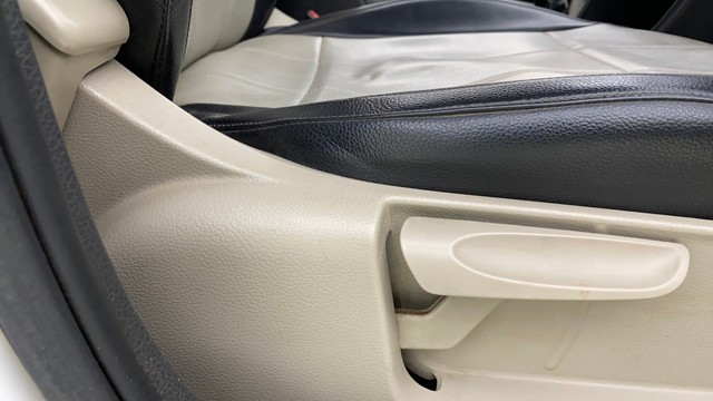 Second-hand 2013 Volkswagen Polo Petrol Highline 1.2L for sale in Ahmedabad-18