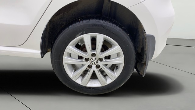 Second-hand 2013 Volkswagen Polo Petrol Highline 1.2L for sale in Ahmedabad-26