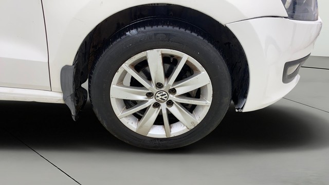 Second-hand 2013 Volkswagen Polo Petrol Highline 1.2L for sale in Ahmedabad-23