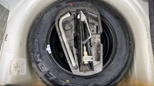 Second-hand 2013 Volkswagen Polo Petrol Highline 1.2L for sale in Ahmedabad-27