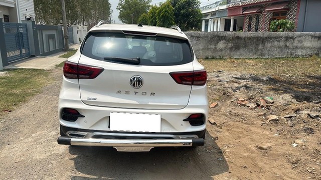 Second-hand 2024 MG Astor Select CVT for sale in Haldwani-1