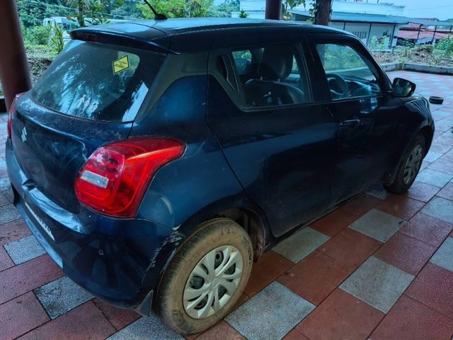 Second-hand 2021 Maruti Swift VXI AMT BSVI for sale in Kannur-1