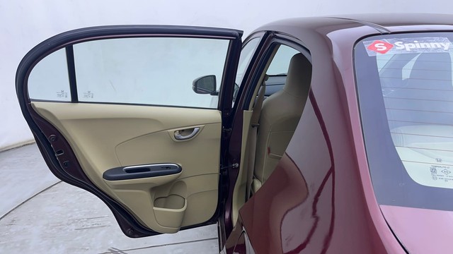 Second-hand 2017 Honda Amaze VX CVT i-VTEC for sale in Hyderabad-38