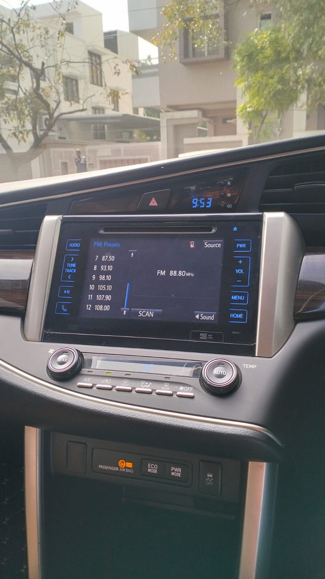 Second-hand 2016 Toyota Innova Crysta 2.8 ZX AT BSIV for sale in Coimbatore-9