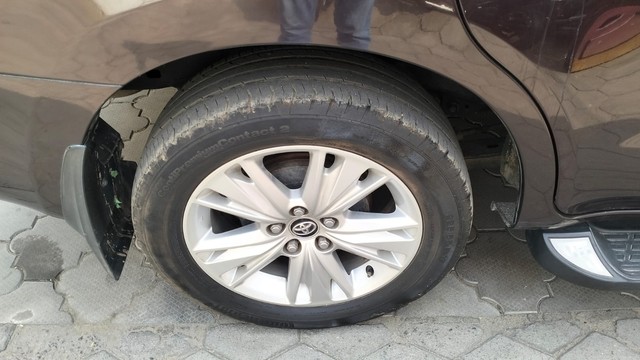 Second-hand 2016 Toyota Innova Crysta 2.8 ZX AT BSIV for sale in Coimbatore-10