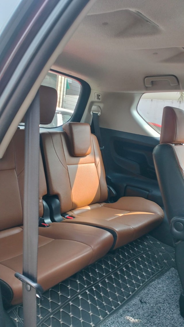 Second-hand 2016 Toyota Innova Crysta 2.8 ZX AT BSIV for sale in Coimbatore-12