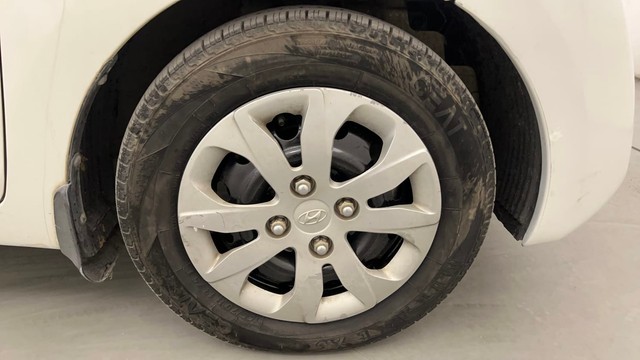 Second-hand 2017 Hyundai EON Sportz for sale in Pune-17