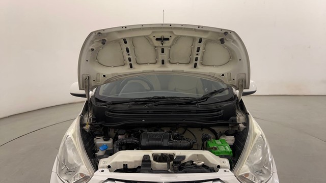 Second-hand 2017 Hyundai EON Sportz for sale in Pune-8