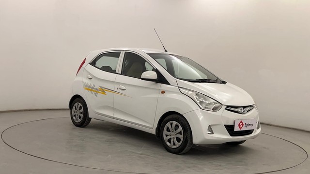 Second-hand 2017 Hyundai EON Sportz for sale in Pune-1