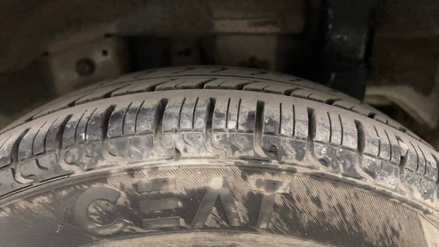 Second-hand 2017 Hyundai EON Sportz for sale in Pune-28