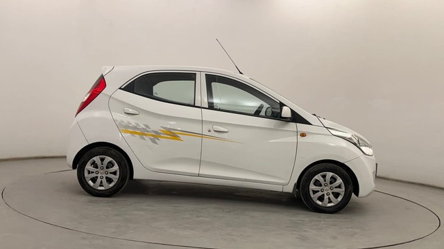 Second-hand 2017 Hyundai EON Sportz for sale in Pune-2