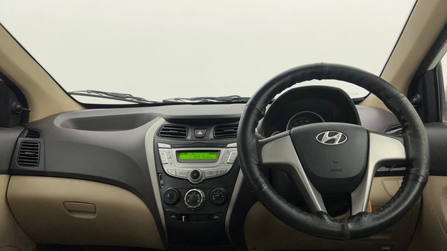 Second-hand 2017 Hyundai EON Sportz for sale in Pune-11