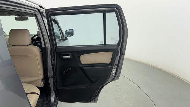 Second-hand 2017 Maruti Wagon R CNG LXI for sale in Pune-30