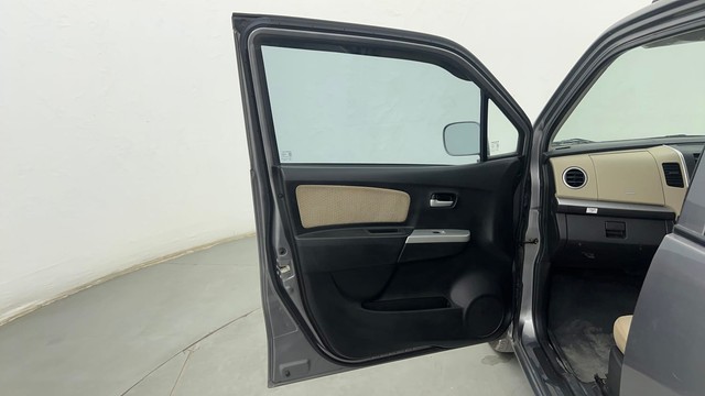 Second-hand 2017 Maruti Wagon R CNG LXI for sale in Pune-29