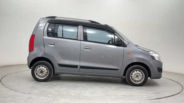 Second-hand 2017 Maruti Wagon R CNG LXI for sale in Pune-2