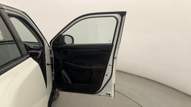 Second-hand 2024 Maruti Brezza Vxi AT for sale in Pune-16