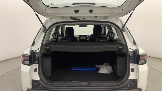 Second-hand 2024 Maruti Brezza Vxi AT for sale in Pune-9