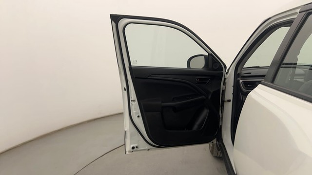 Second-hand 2024 Maruti Brezza Vxi AT for sale in Pune-25