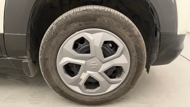 Second-hand 2024 Maruti Brezza Vxi AT for sale in Pune-17