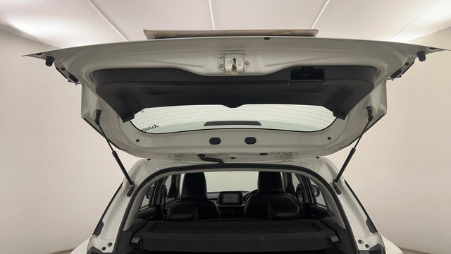 Second-hand 2024 Maruti Brezza Vxi AT for sale in Pune-24