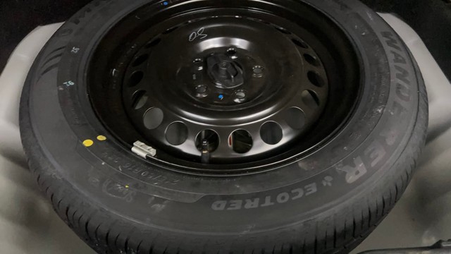 Second-hand 2024 Maruti Brezza Vxi AT for sale in Pune-21