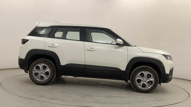 Second-hand 2024 Maruti Brezza Vxi AT for sale in Pune-2