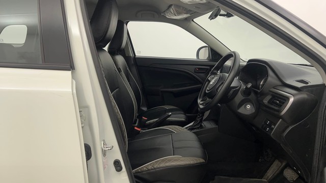 Second-hand 2024 Maruti Brezza Vxi AT for sale in Pune-15