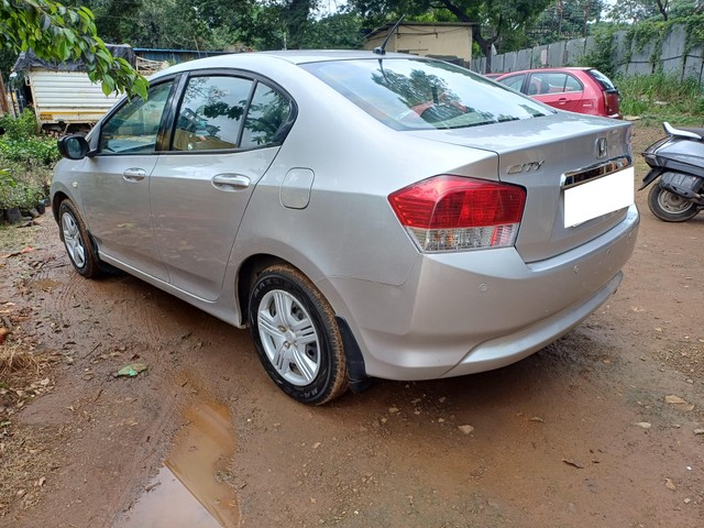 Second-hand 2011 Honda City 1.5 E MT for sale in Pune-7