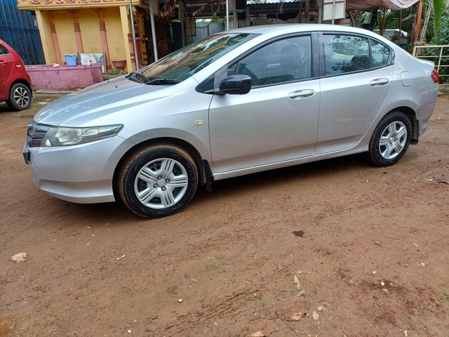 Second-hand 2011 Honda City 1.5 E MT for sale in Pune-6