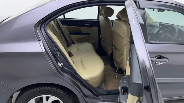 Second-hand 2020 Honda Amaze V CVT for sale in Ghaziabad-28