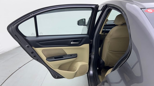 Second-hand 2020 Honda Amaze V CVT for sale in Ghaziabad-35