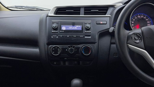 Second-hand 2016 Honda Jazz 1.2 S AT i VTEC for sale in Noida-24